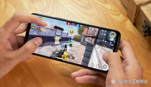 2023手机上三个人玩什么游戏（三个人玩的手机）