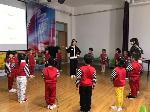 跟音乐有关的集体游戏（跟音乐有关的集体游戏名字）