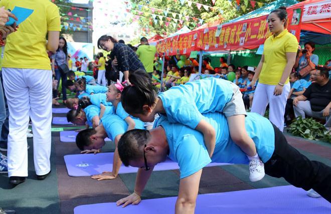 2023最简单的两人亲子游戏（最简单的两人亲子游戏有哪些）