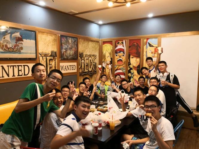 多人聚会可以玩什么游戏（多人聚会可以玩什么游戏啊）