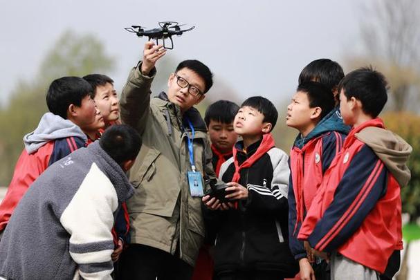 2024年小学生玩什么（2024年小学生玩什么玩具）