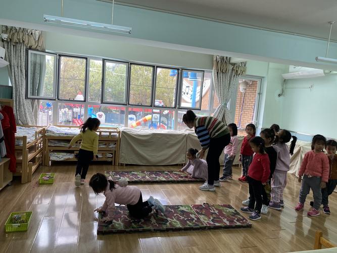 4个人的室内游戏（4个人的室内游戏名字）