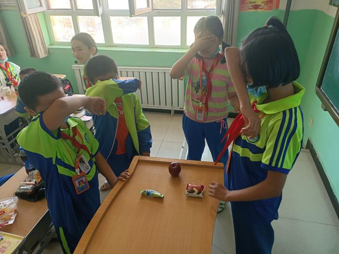 可以在学校玩的小游戏（可以在学校玩的小游戏不奔跑）