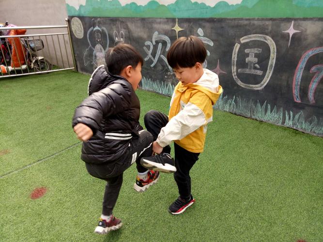 好玩幼儿游戏有哪些（好玩幼儿游戏有哪些特点）