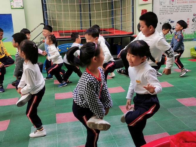 游戏小孩能玩的游戏（游戏小孩能玩的游戏大全）