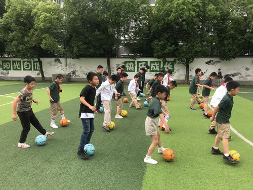 足球训练课游戏（足球训练游戏教案）