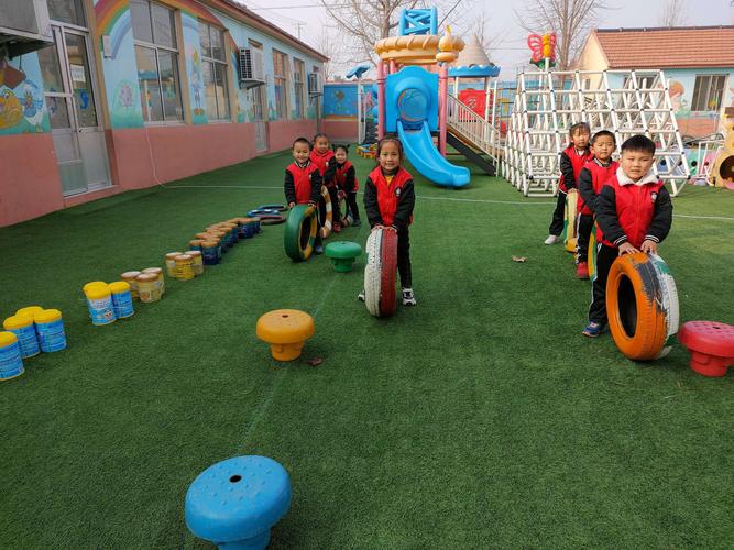 适合幼儿园小孩的游戏（适合幼儿园小孩子的游戏）