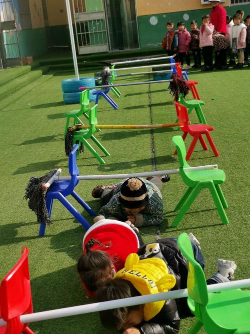 适合幼儿园玩的游戏有哪些（适合幼儿园玩的100个游戏）